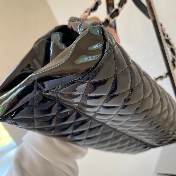 Chanel Black Vernis Matelasse - Black Patent Women's Shoulder Bag (108861) - Picture 5 of 12